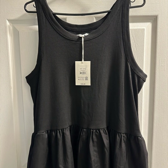 Elegant Black Midi Dress - Picture 4 of 6